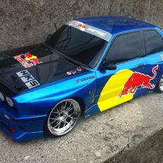 Bil Robitronic Avid V1 BMW E30 M3 RED BULL