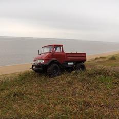 Off-Roader mercedes -benz unimog 406