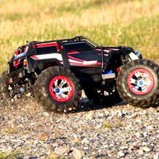Off-Roader Traxxas Summit