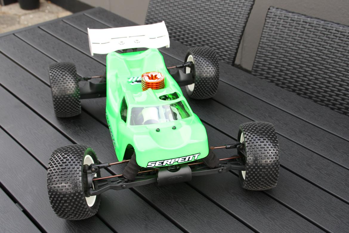 Off-Roader Serpent 811 Truggy billede 6