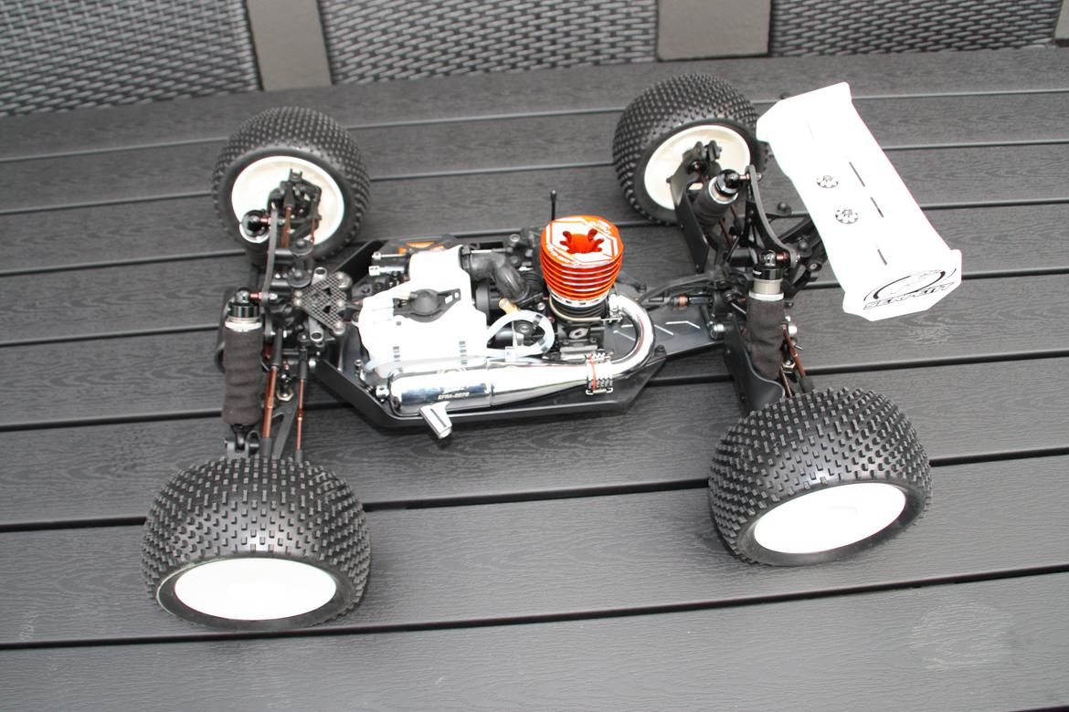 Off-Roader Serpent 811 Truggy billede 15