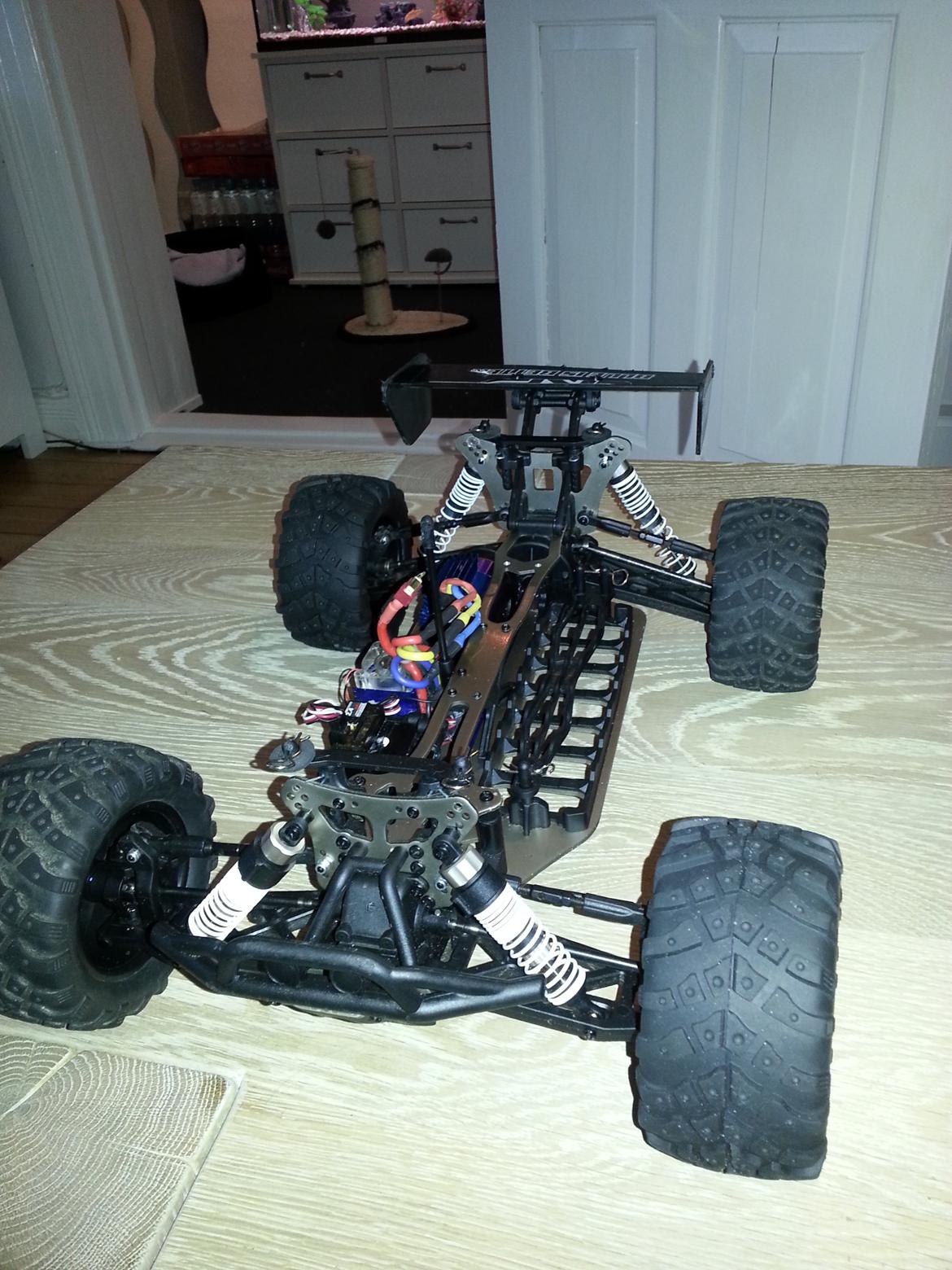Off-Roader Stealth X09 Truggy Brushless billede 6