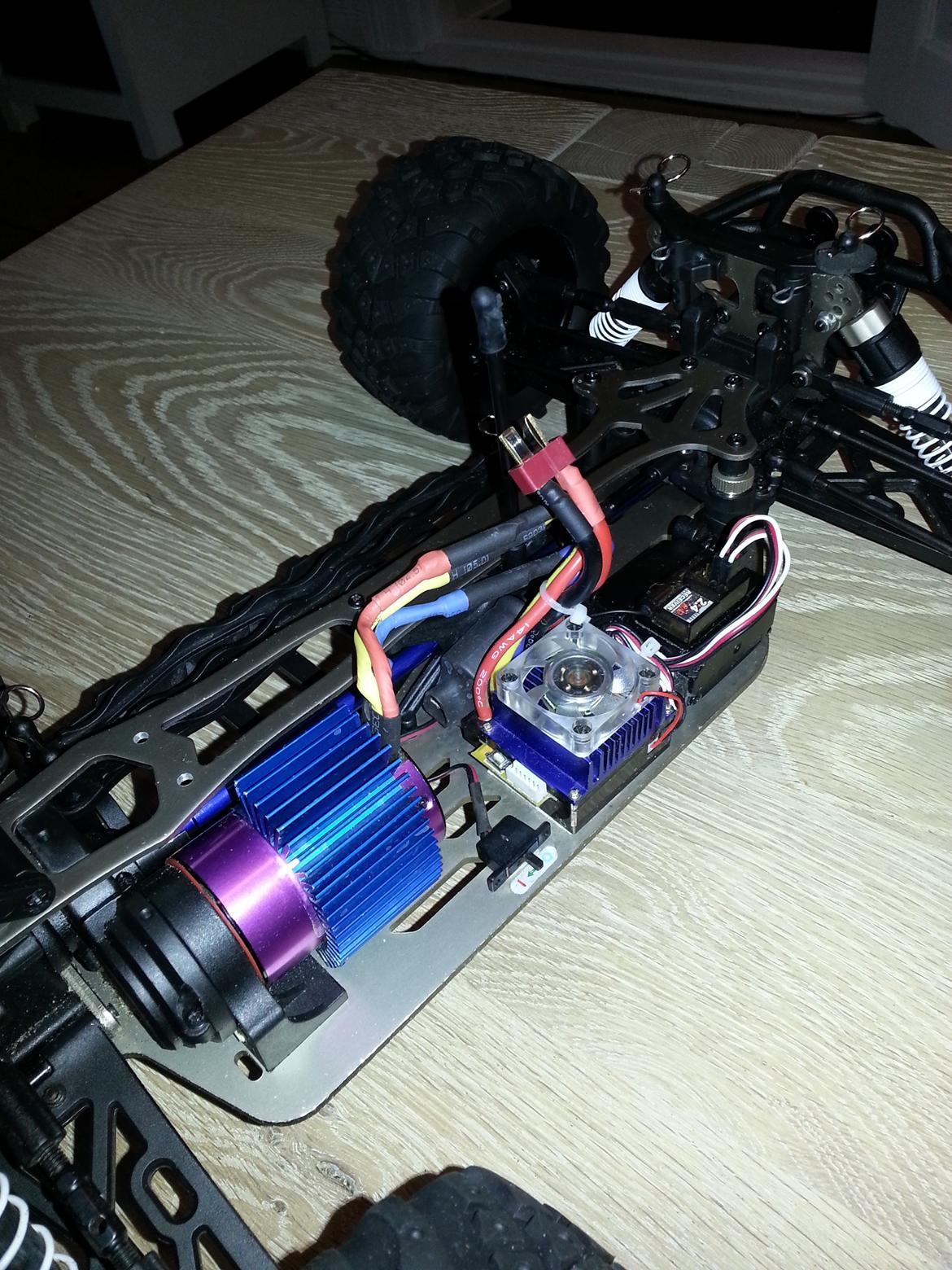 Off-Roader Stealth X09 Truggy Brushless billede 7