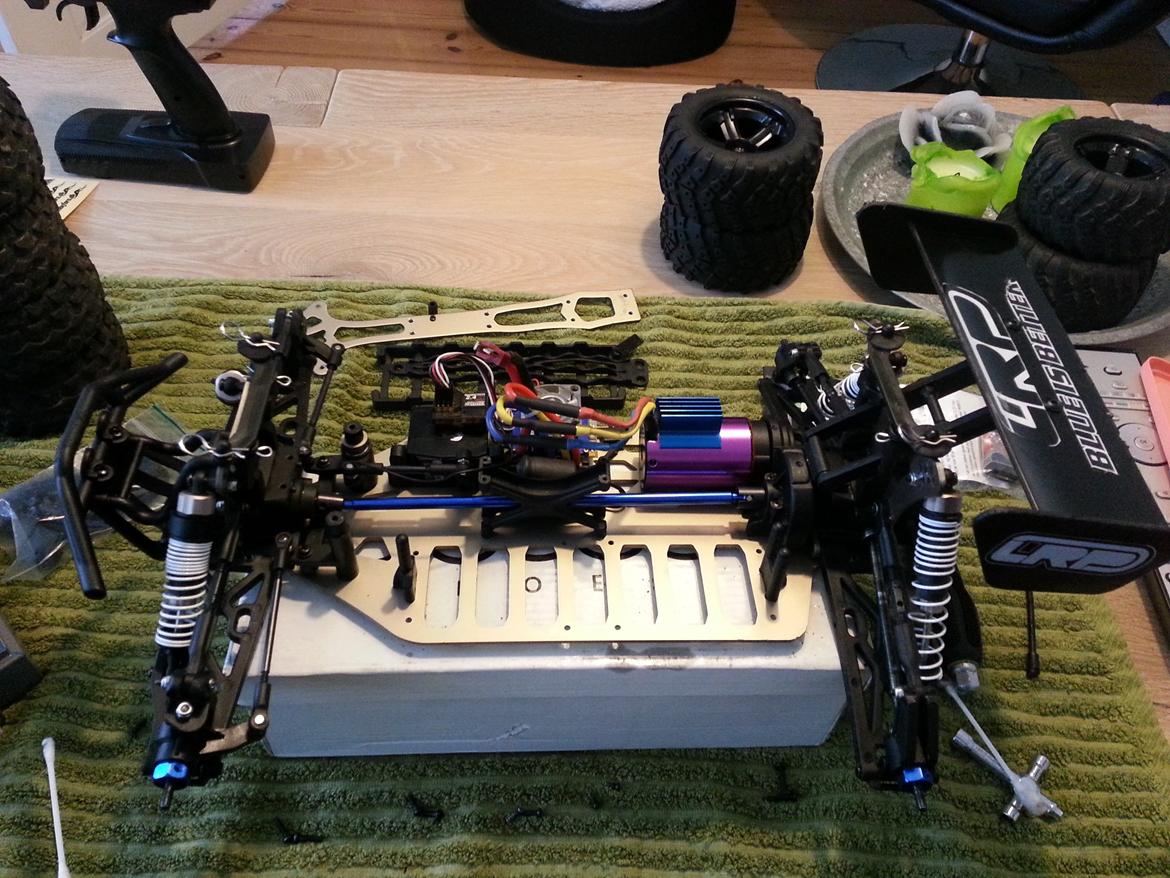 Off-Roader Stealth X09 Truggy Brushless billede 8