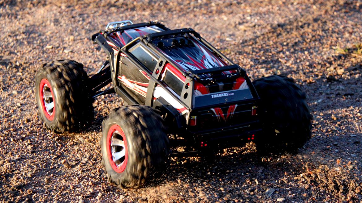 Off-Roader Traxxas Summit - Så kører vi, bagenden dykker billede 8