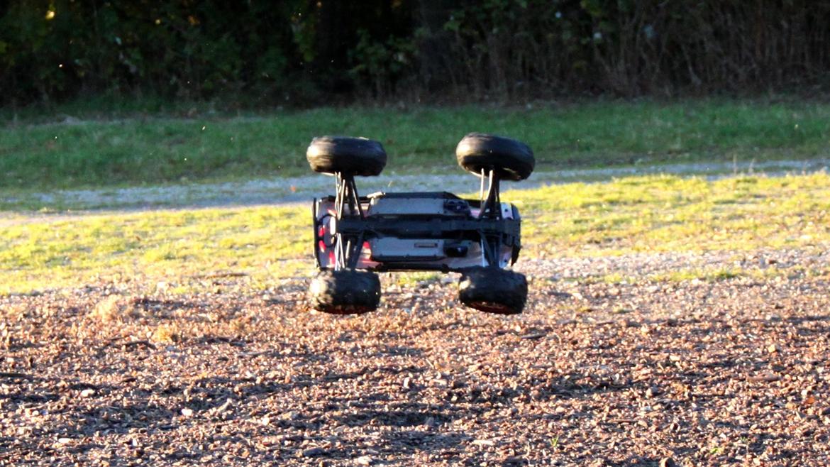 Off-Roader Traxxas Summit - Nogle gange går det galt. Gæt selv hvordan det ender...
 billede 10