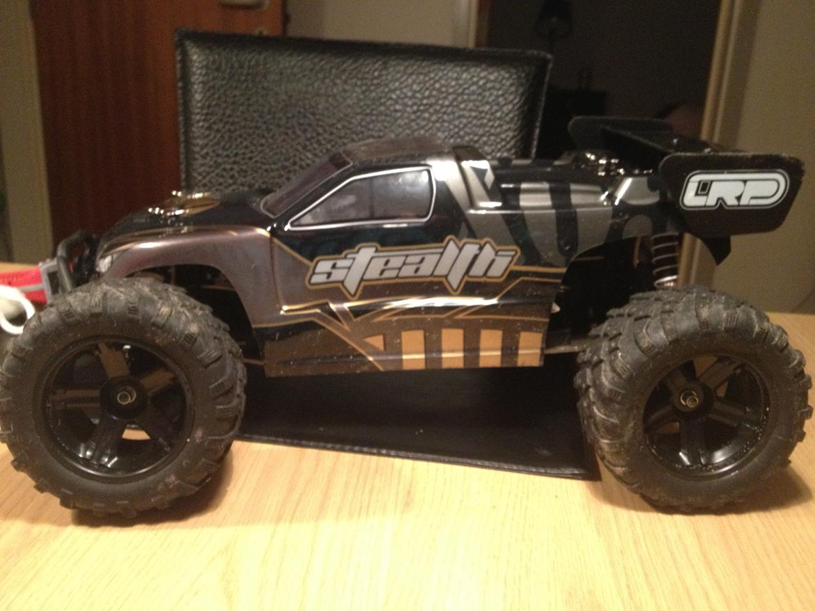 Bil stealth X09 truggy brushless billede 1