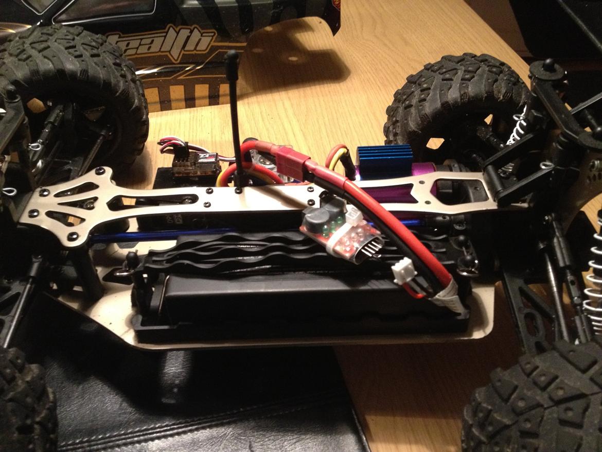 Bil stealth X09 truggy brushless billede 2