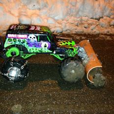Bil Traxxas GraveDigger