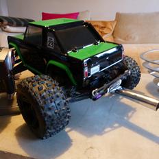 Off-Roader hpi savage flux hp---the big one