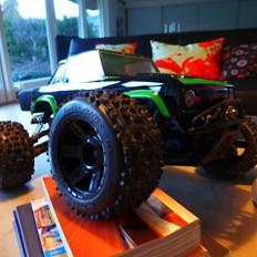 Off-Roader hpi savage flux hp---the big one