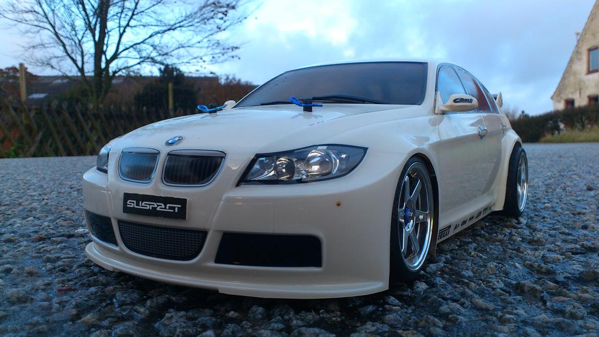 Bil HBX BMW 320i billede 1