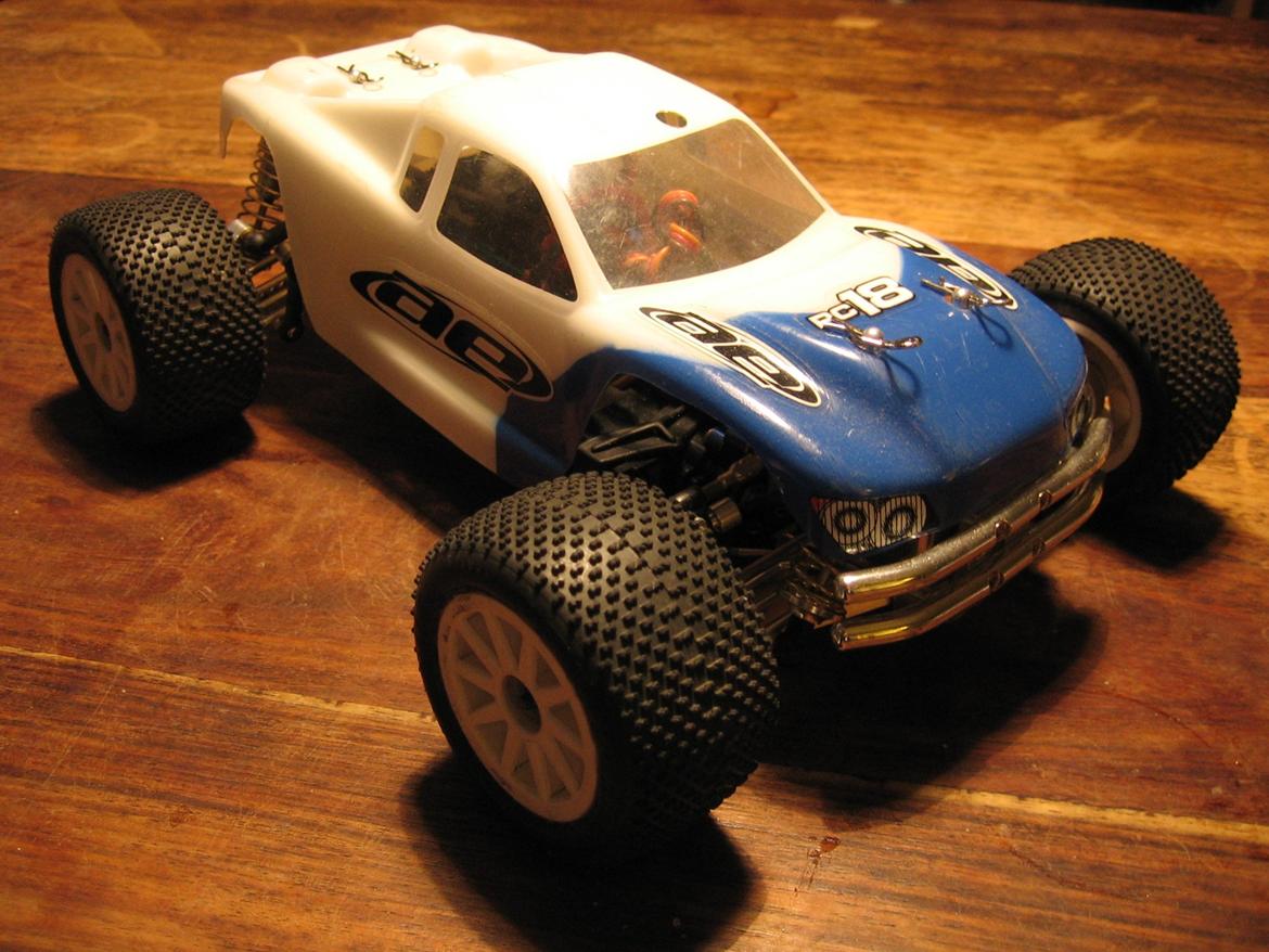 Truck Team Asso RC18T "Speeder" billede 10