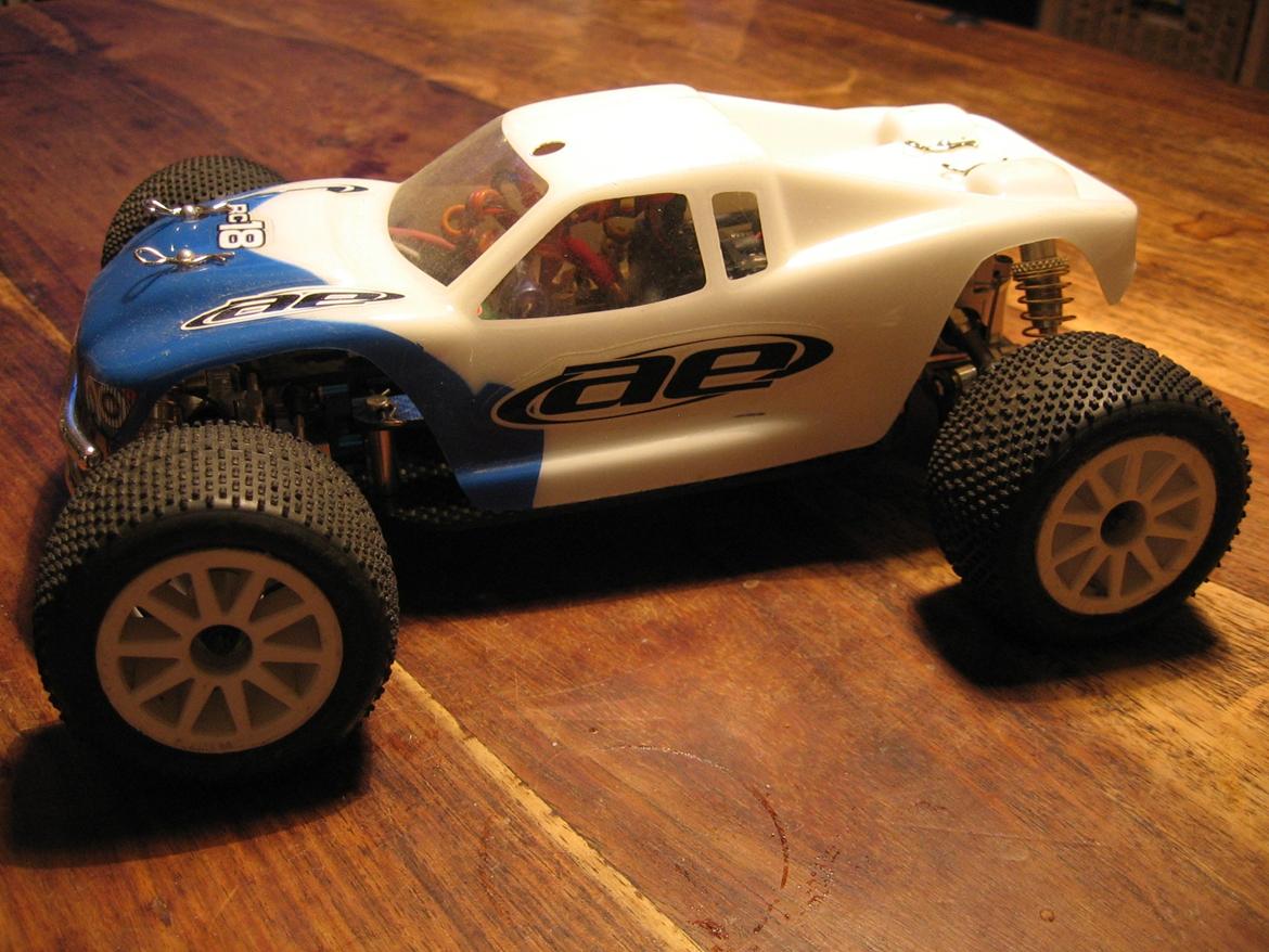 Truck Team Asso RC18T "Speeder" billede 12