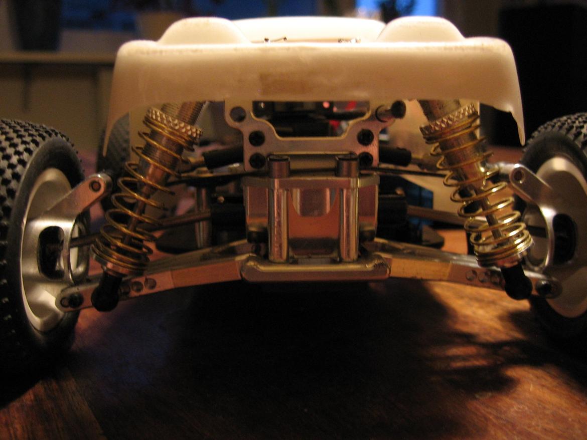 Truck Team Asso RC18T "Speeder" billede 13