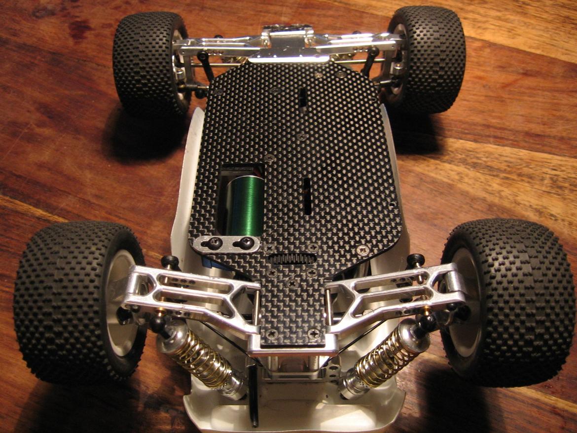 Truck Team Asso RC18T "Speeder" billede 14