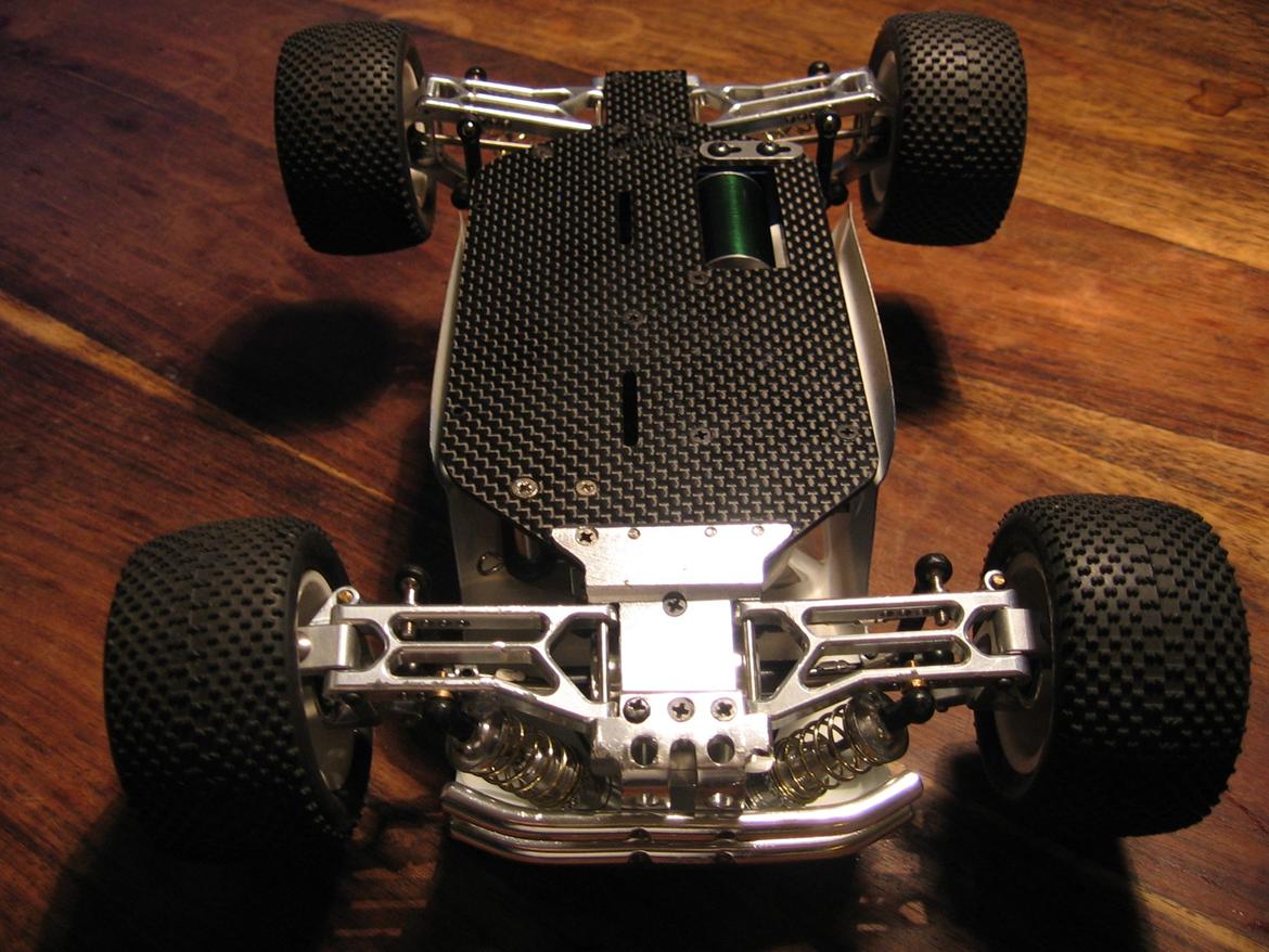 Truck Team Asso RC18T "Speeder" billede 15