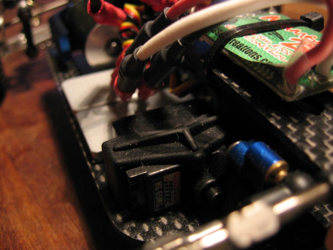 Truck Team Asso RC18T "Speeder" billede 17