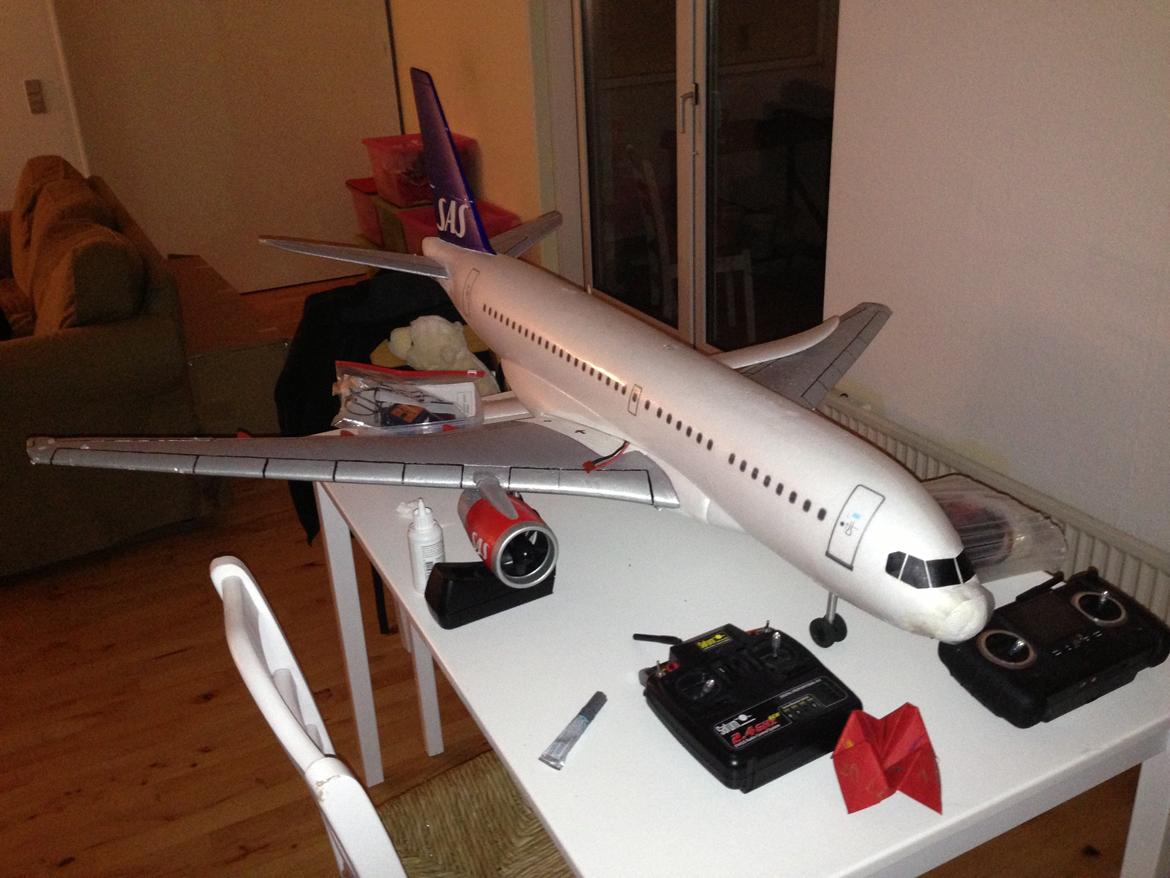 Fly airbus a318 billede 2