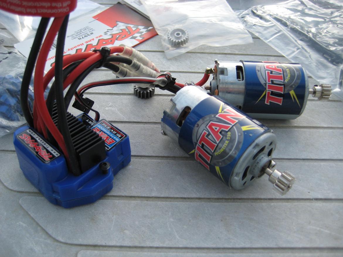 Truck Traxxas E-maxx billede 8