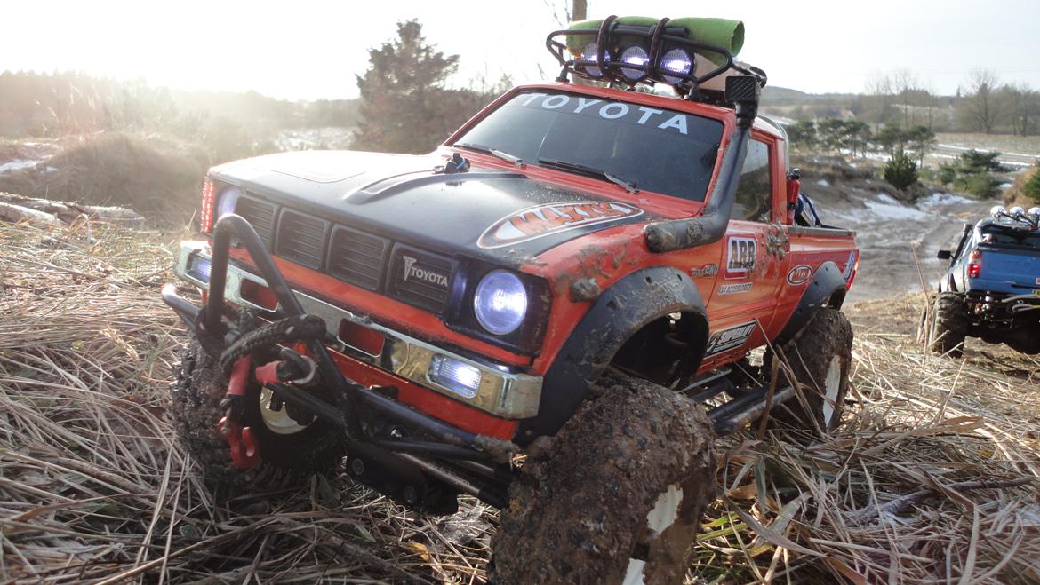 Off-Roader Axial SCX-10 Hilux "Truck Norris" billede 10