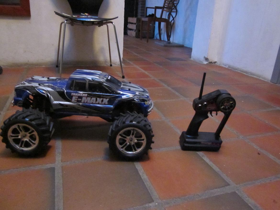 Bil Traxxas E-Maxx billede 1