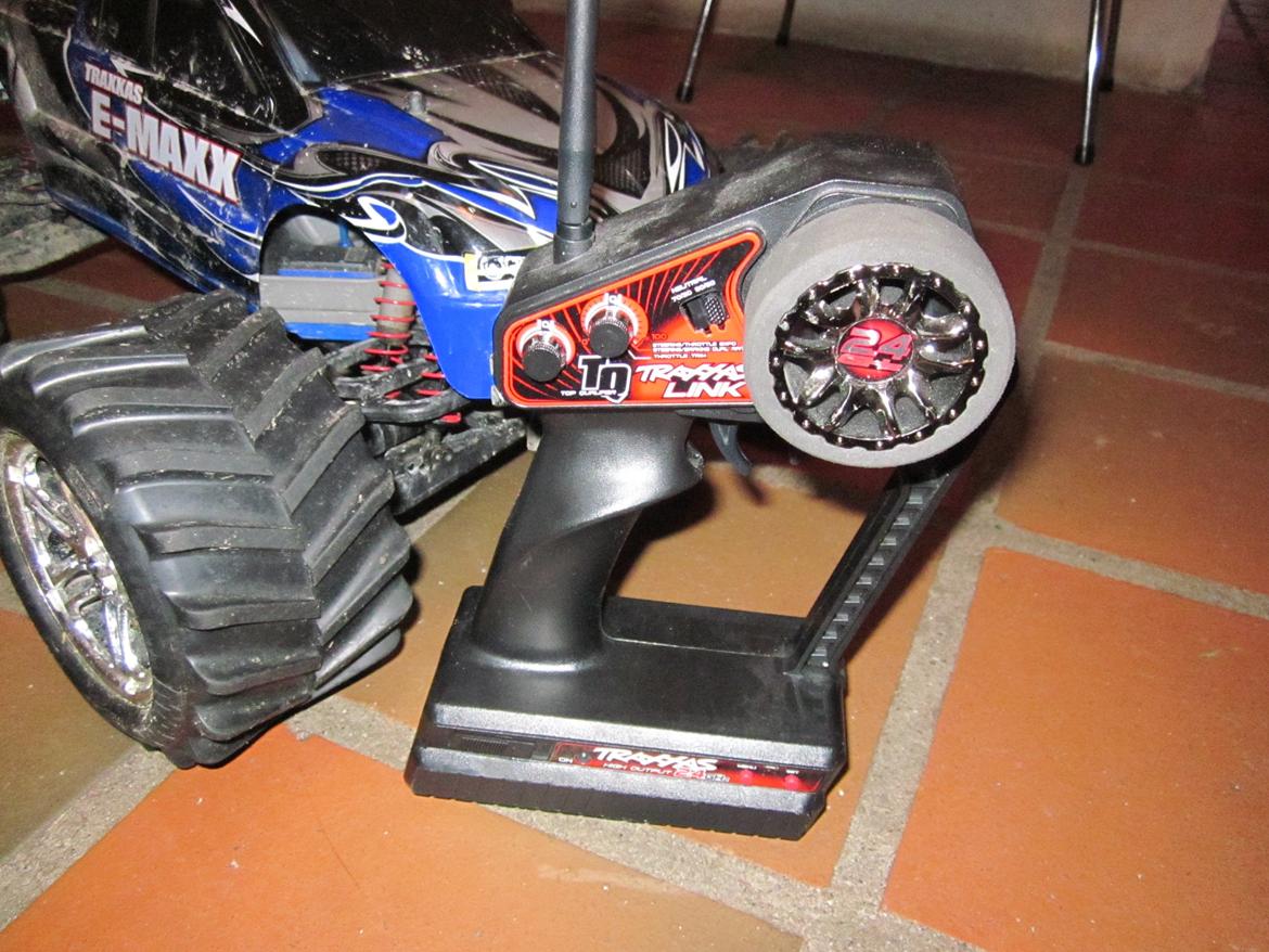 Bil Traxxas E-Maxx billede 2