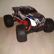 Off-Roader hpi savage flux hp