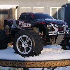 Truck Traxxas E-Maxx (TRX3903)