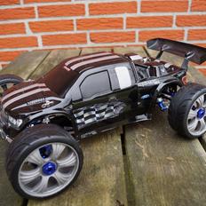 Bil Traxxas Rustler