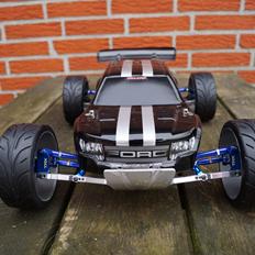 Bil Traxxas Rustler