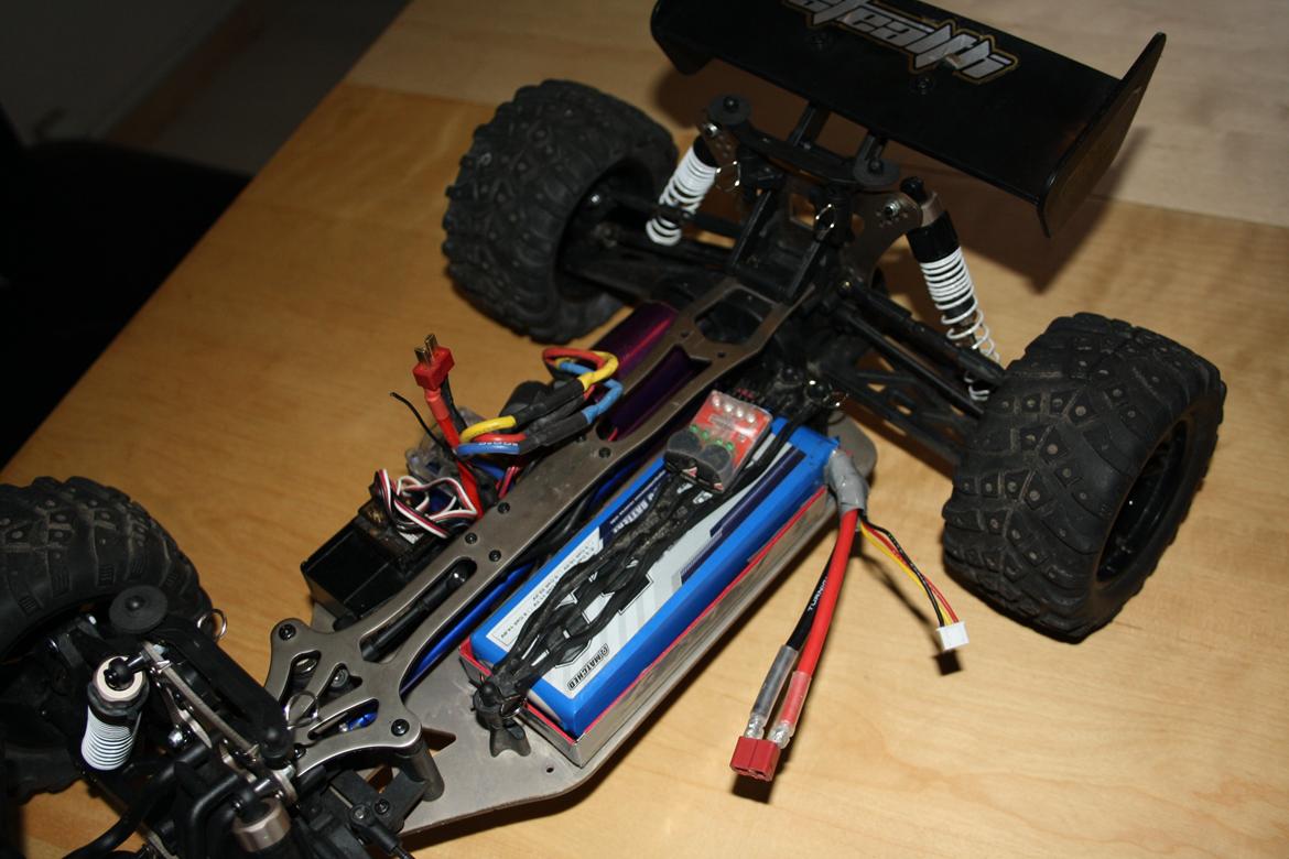 Off-Roader Stealth X09 Truggy Brushless billede 10