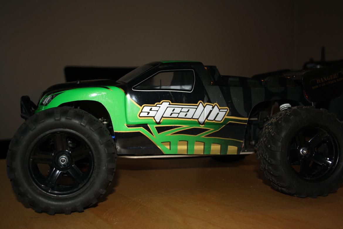 Off-Roader Stealth X09 Truggy Brushless billede 2