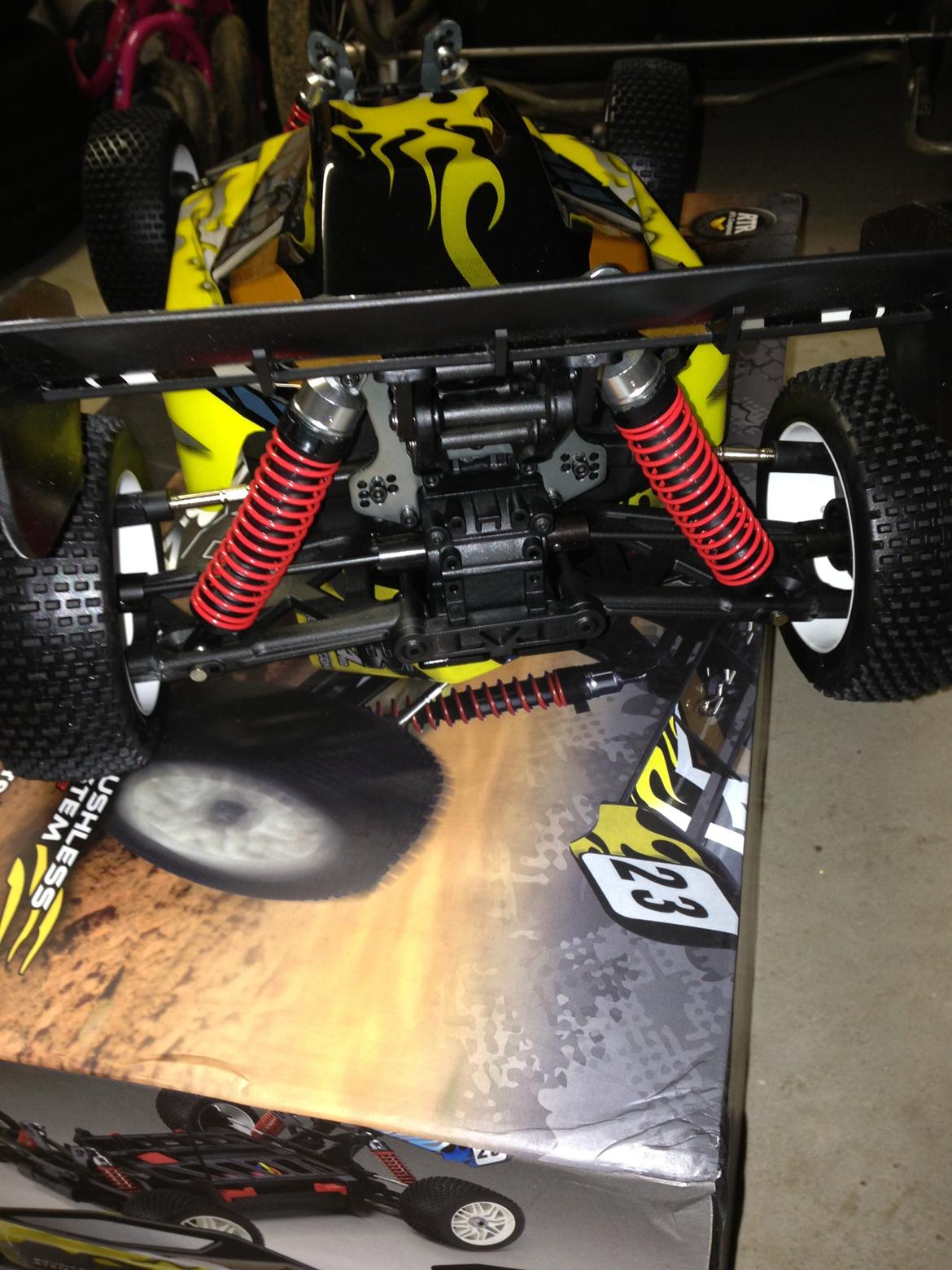 Buggy Thunder Tiger EB-4 G3 Brushless SOLGT billede 3