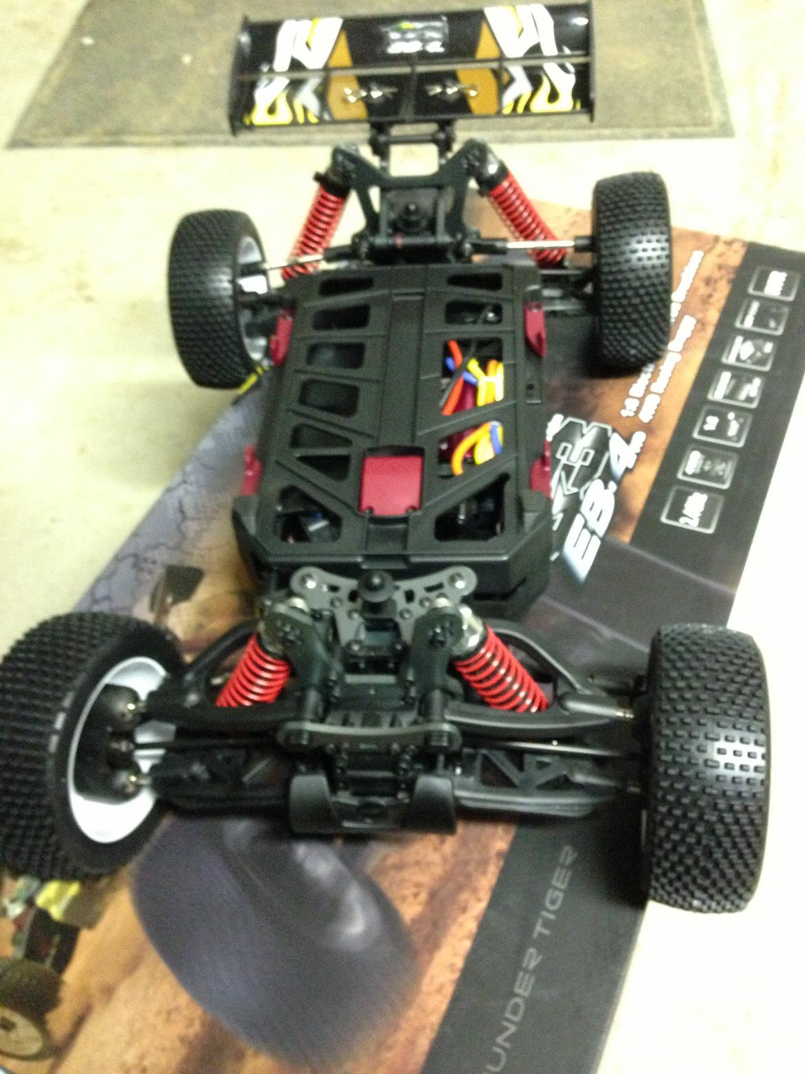 Buggy Thunder Tiger EB-4 G3 Brushless SOLGT billede 4