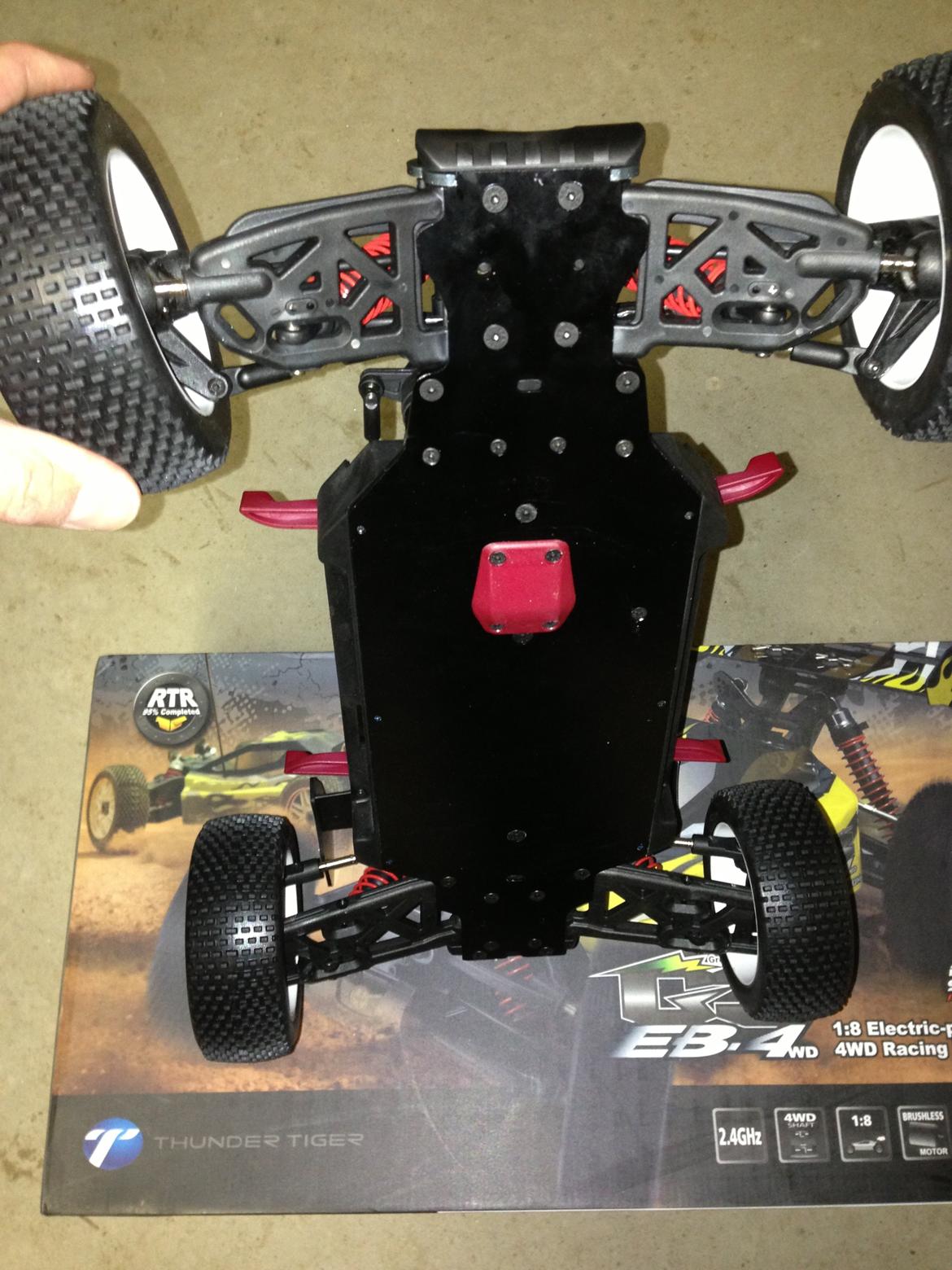 Buggy Thunder Tiger EB-4 G3 Brushless SOLGT billede 7