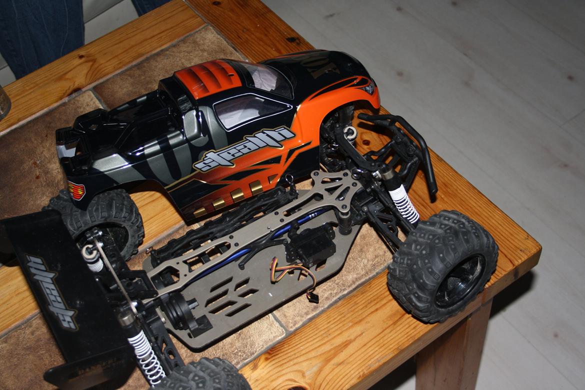 Off-Roader Stealth X09 Truggy Brushless billede 15