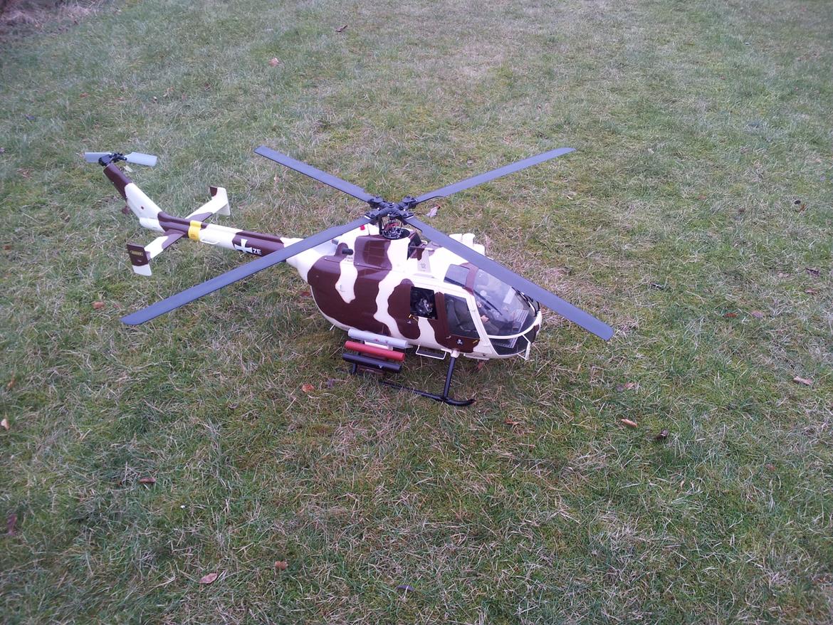 Helikopter Vario Bo 105 SOLGT billede 1