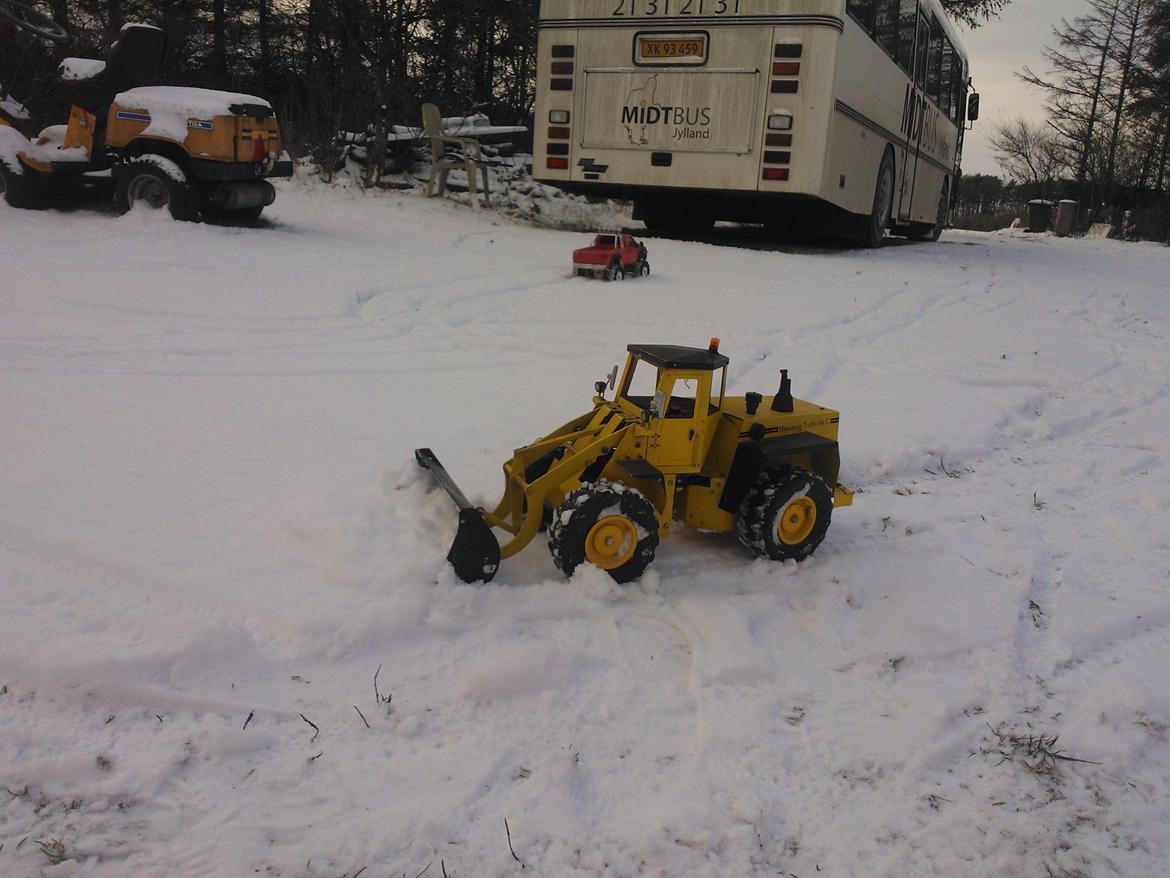 Maskiner Graupner Hanomag - vintertjeneste i gårdspladsen...koldt for fingerne men sjovt... billede 10