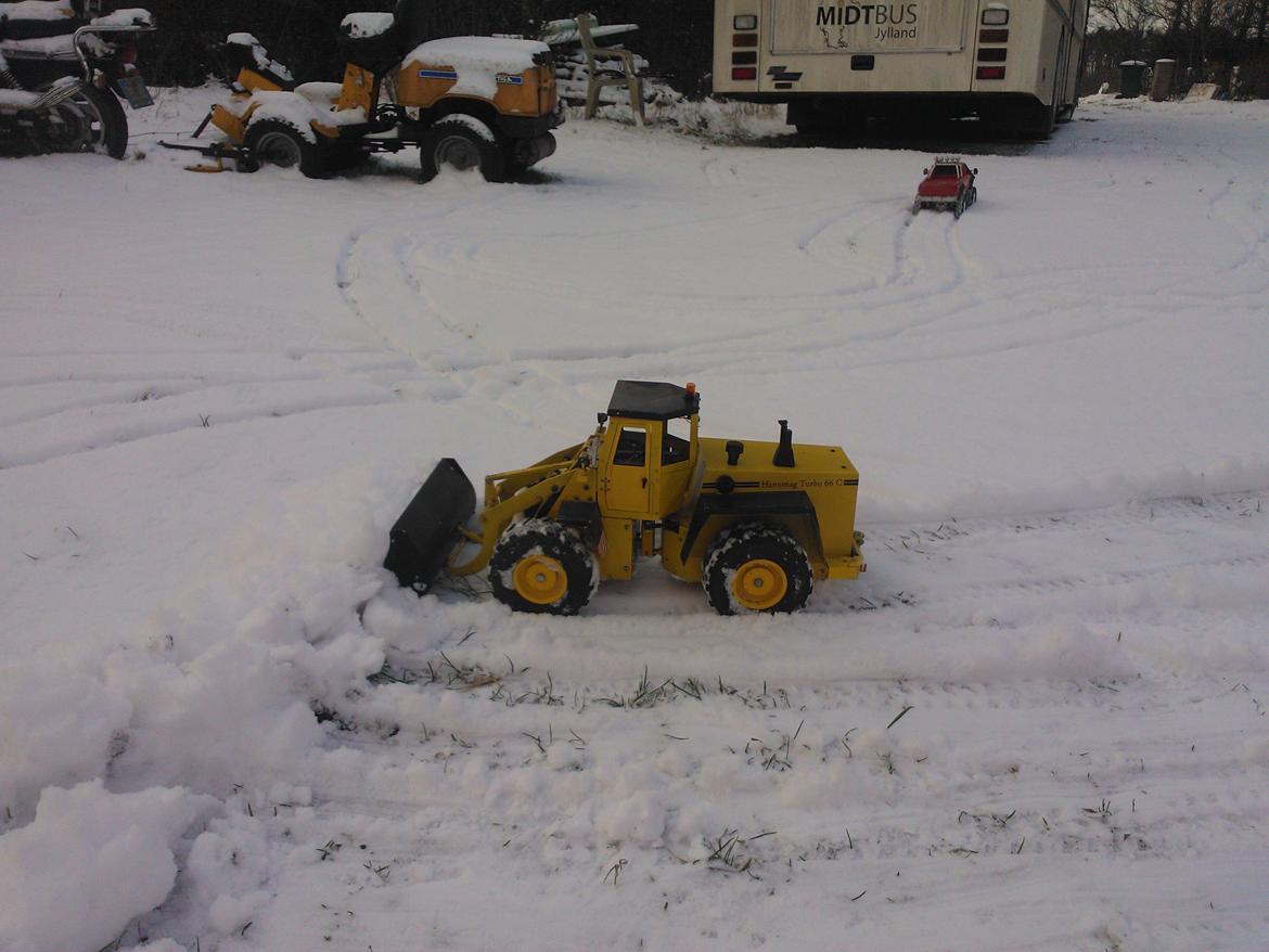 Maskiner Graupner Hanomag - vintertjeneste i gårdspladsen...koldt for fingerne men sjovt... billede 11