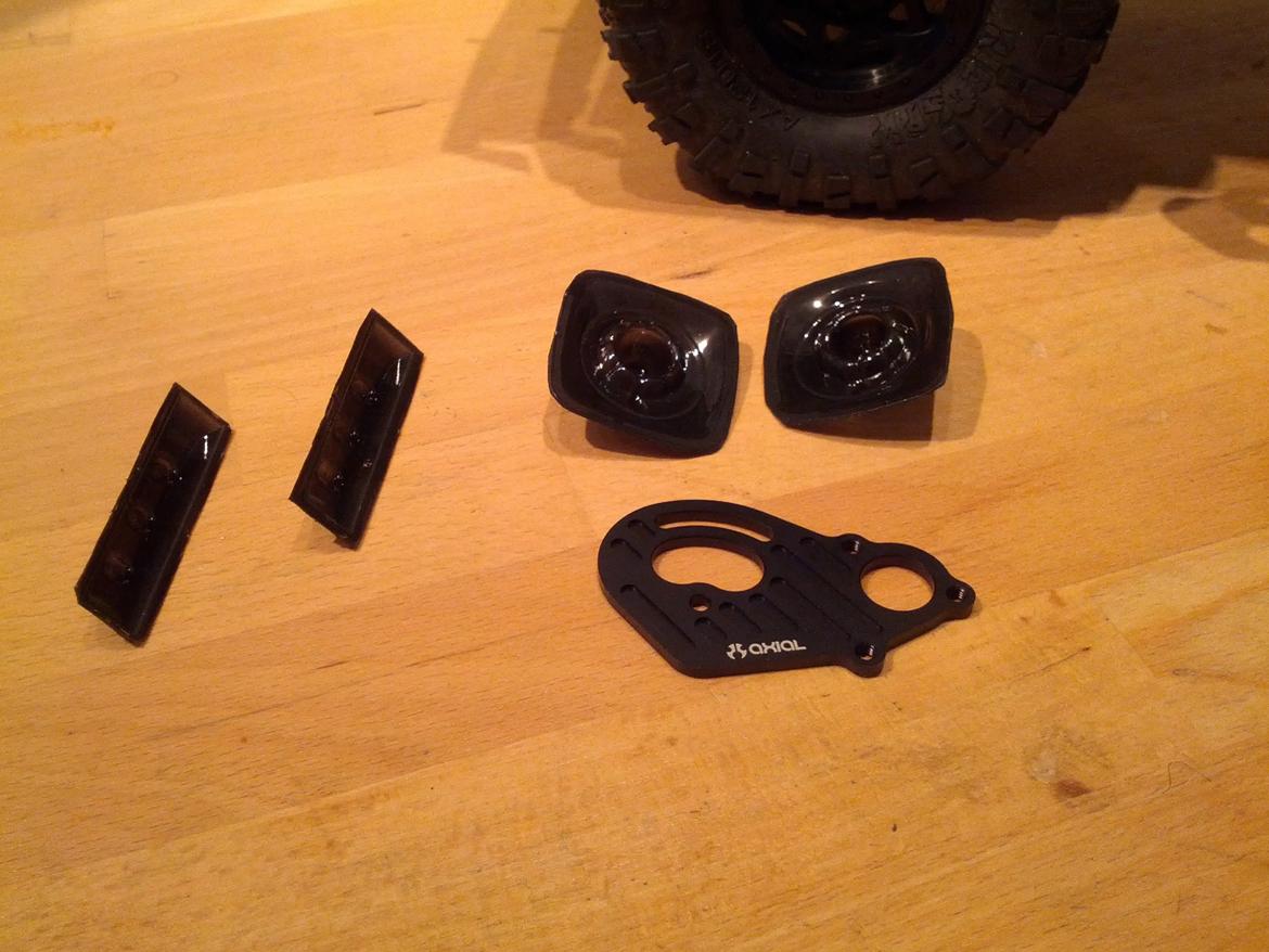 Off-Roader SCX 10 Ford F350 Highlift - Lygte parabol og motor mount til Outrunner billede 18