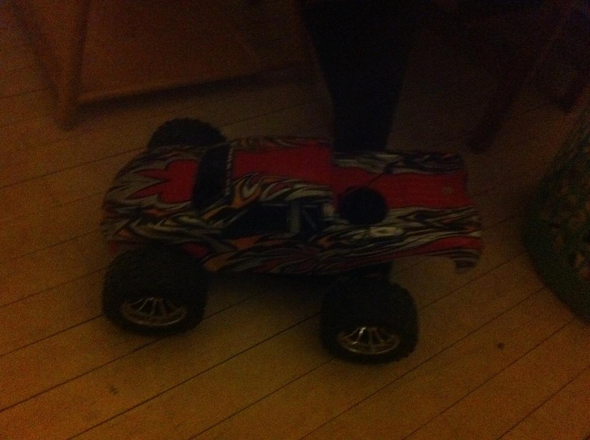Off-Roader HSP Hi-Speed Gladiator - 1/8 Karrosse er lige stor nok til den lille mand :-) 

ny karrose er i øvrigt bestilt :-) billede 7
