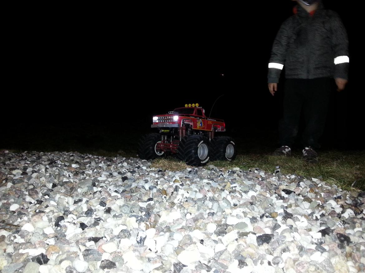 Off-Roader Tamiya Clodbuster - Ude på den første tur i mørket med de nye lygter billede 11