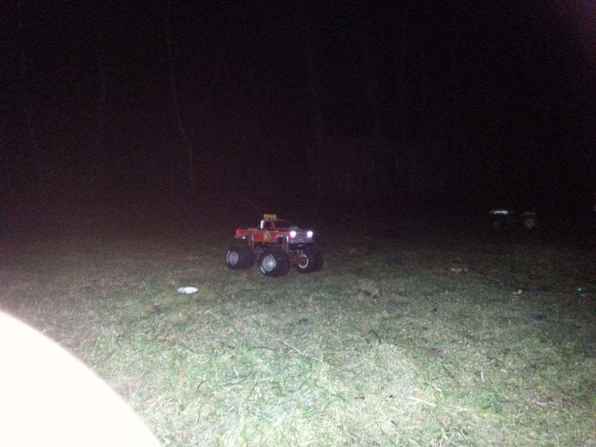 Off-Roader Tamiya Clodbuster - Valgte at bruge det røde karosseri til lyset´, da det er det mest originale billede 12