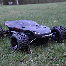 Off-Roader E-Revo Brushless 1:8