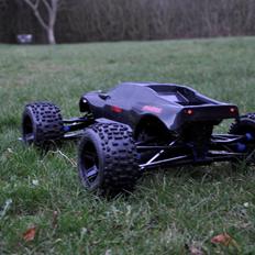 Off-Roader E-Revo Brushless 1:8