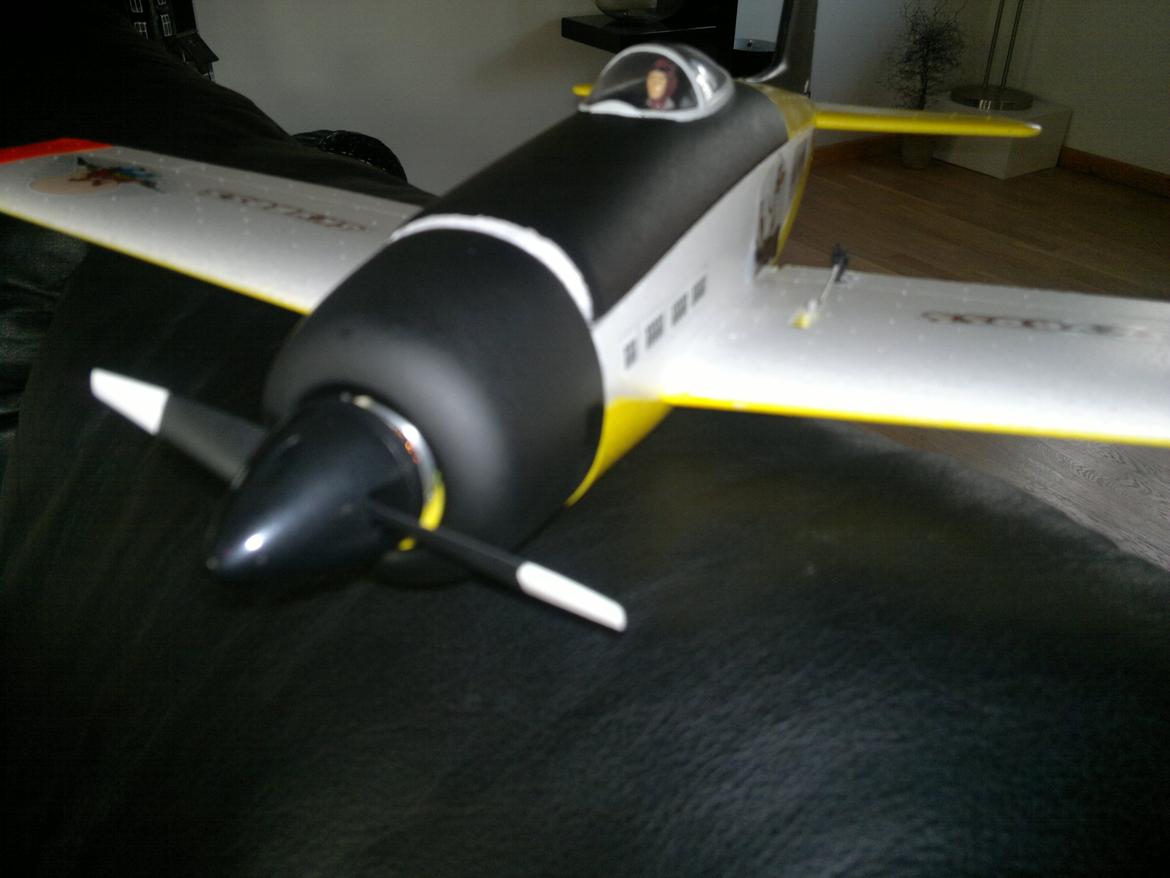 Fly Rarebear Funfighter R.I.P - Fin spinner og prop (alt var med til prisen) billede 15