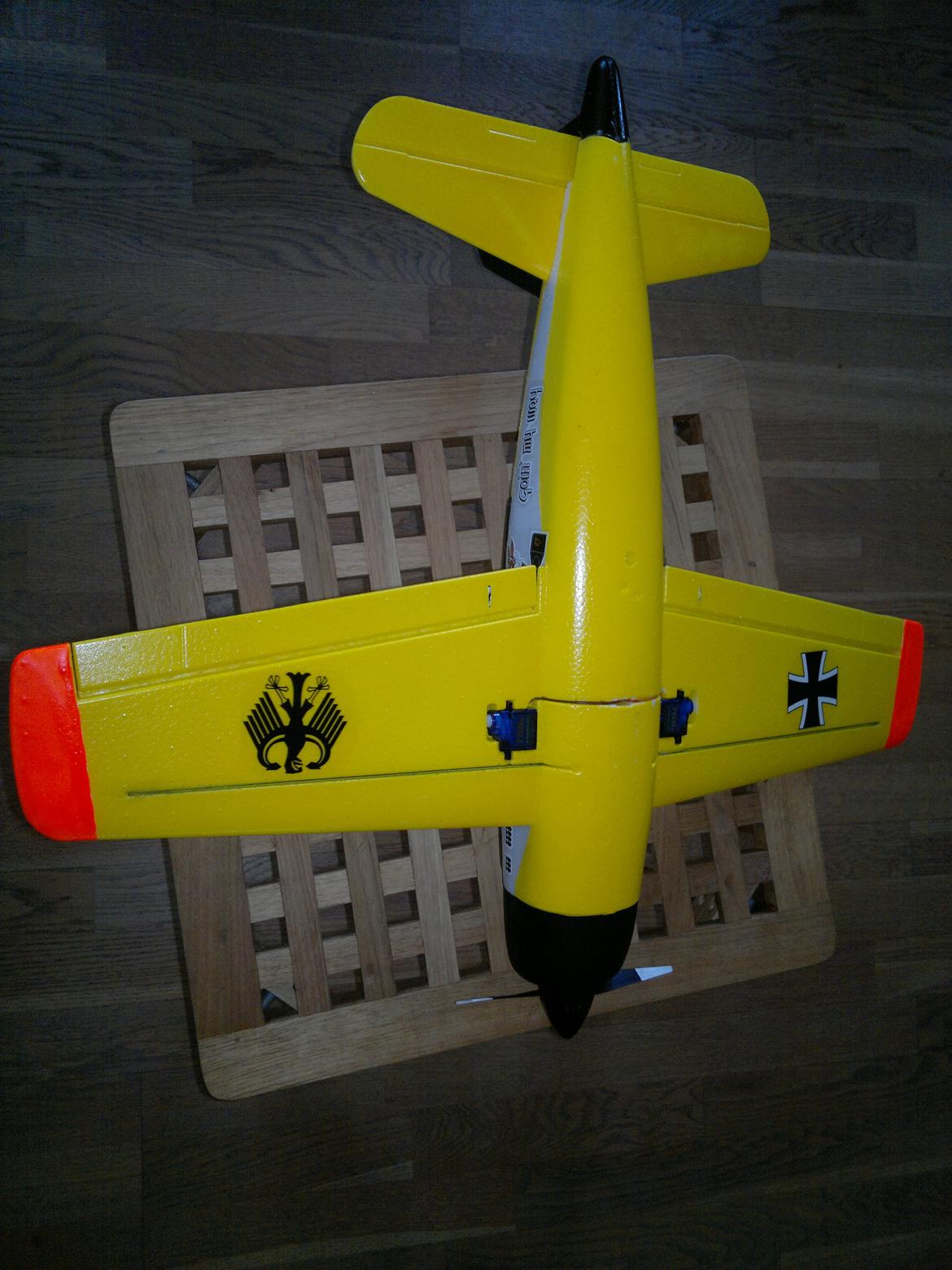 Fly Rarebear Funfighter R.I.P - Farver til at se når den er oppe i luften billede 18