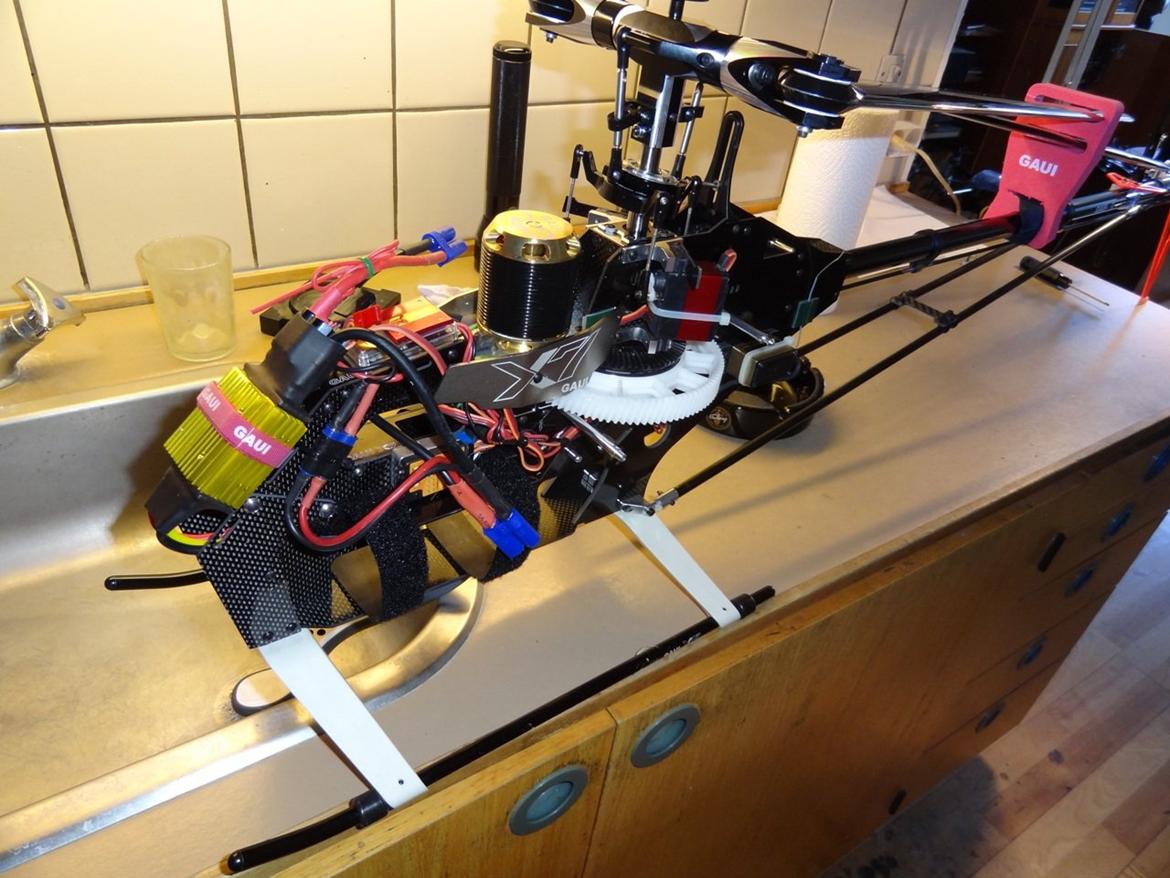 Helikopter Gaui X7 - Helikopteren uden tøj på.. billede 4