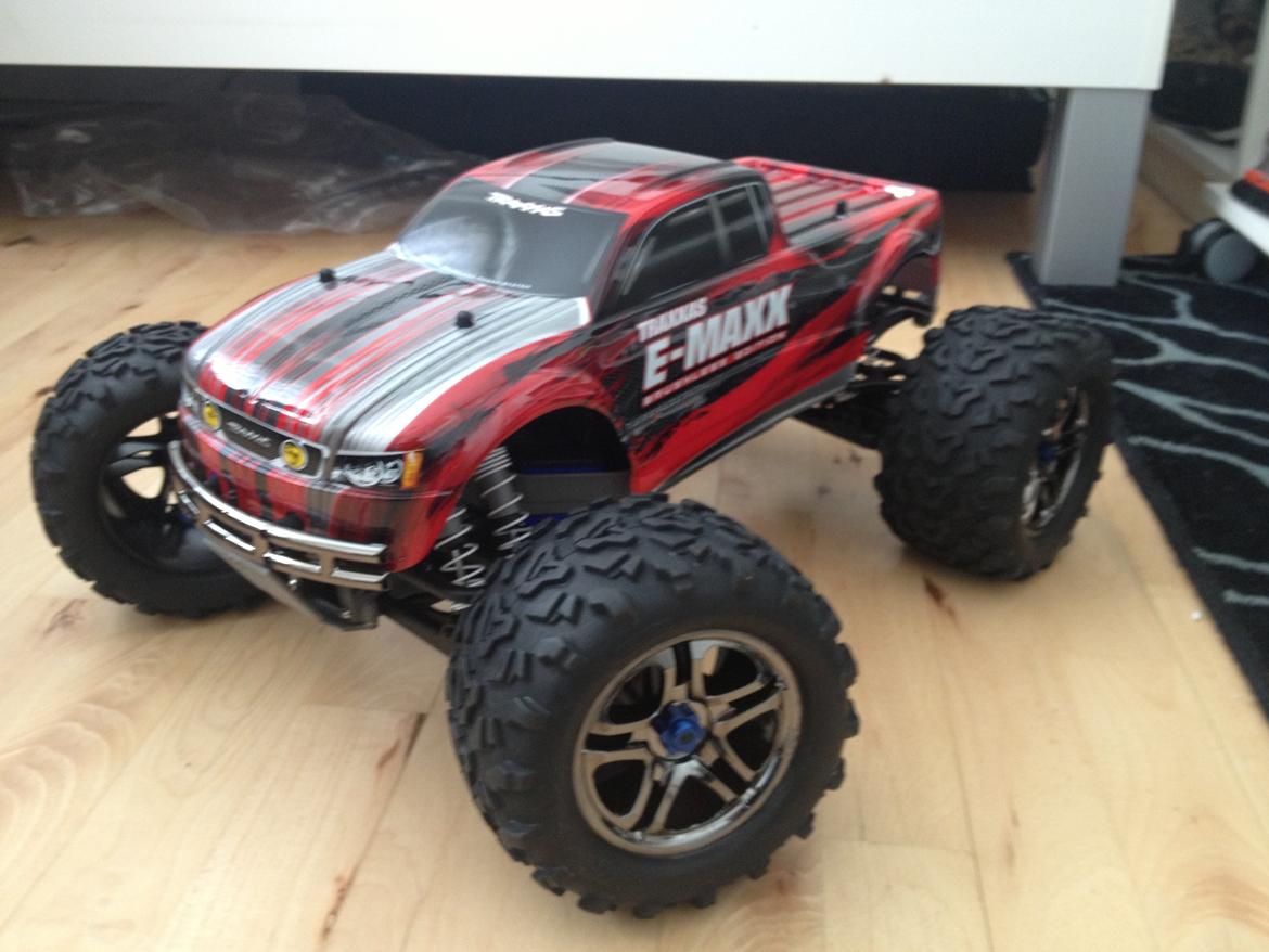 Off-Roader traxxas e-maxx brushless edition billede 1